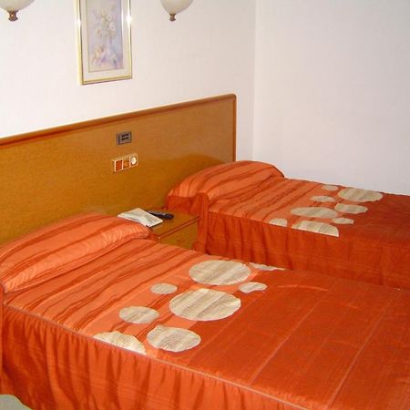 Hotel Lazaro Calamocha Oda fotoğraf