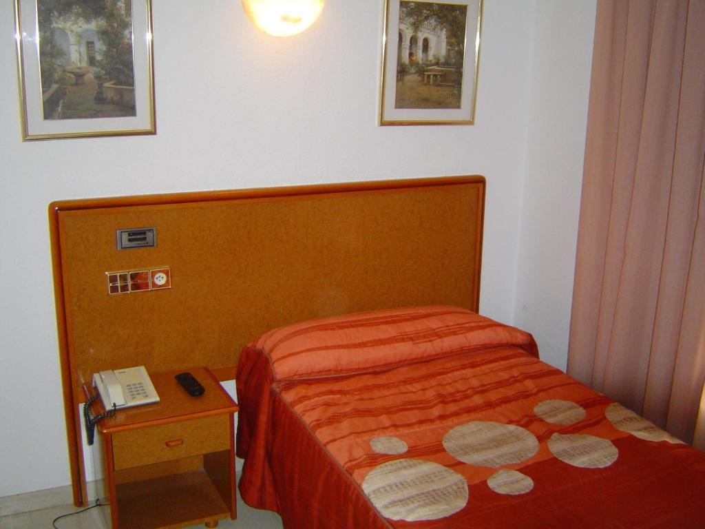 Hotel Lazaro Calamocha Oda fotoğraf