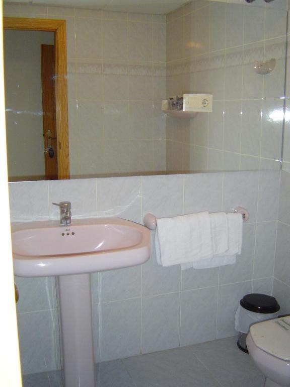 Hotel Lazaro Calamocha Oda fotoğraf